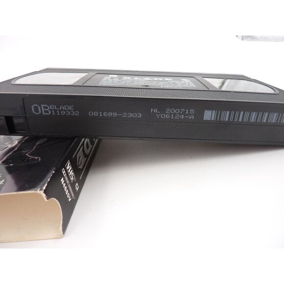 Blade VHS 1998 - Picture 4 of 4